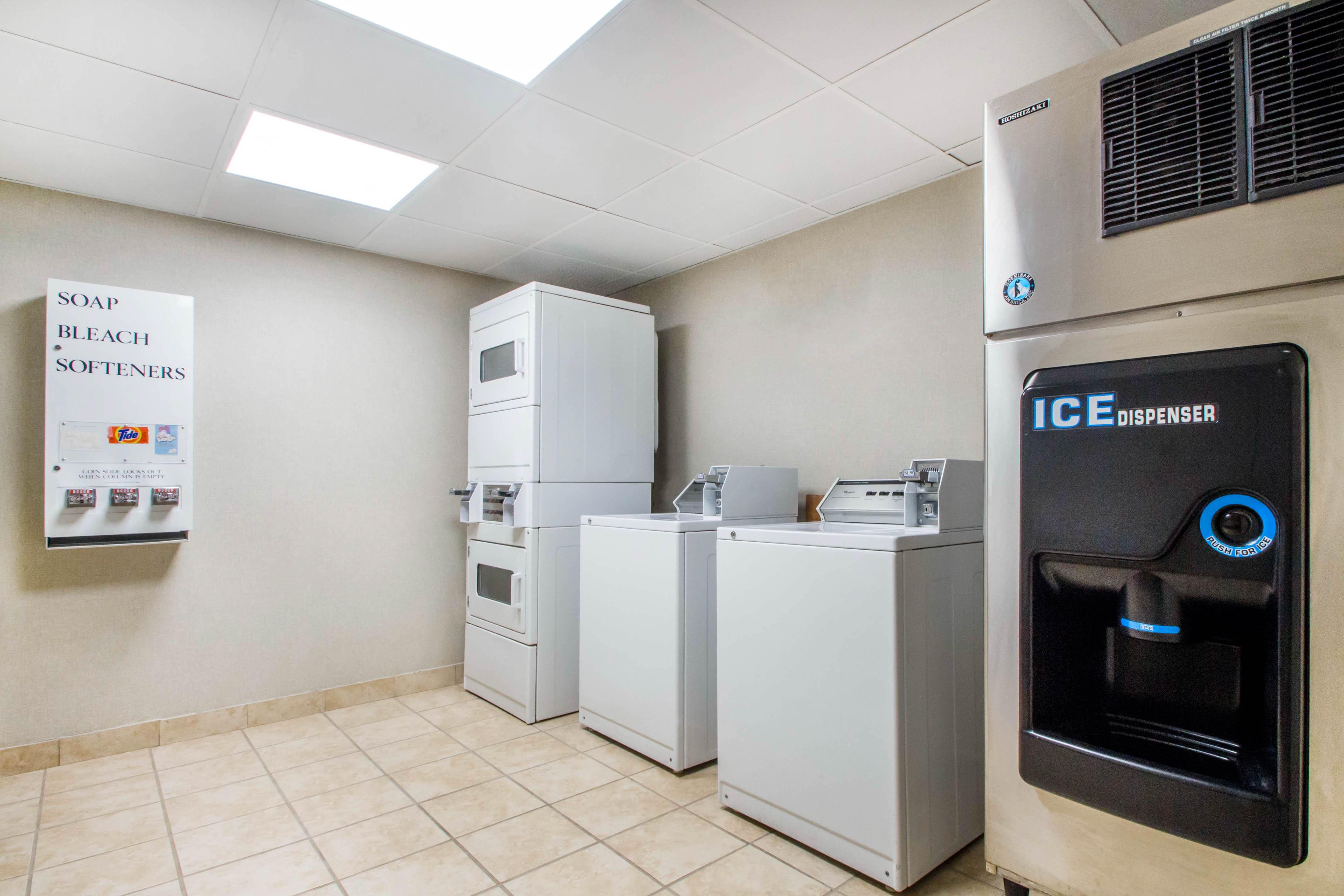 Holiday Inn Express & Suites - Albany Airport - Wolf Road By Ihg Exteriér fotografie